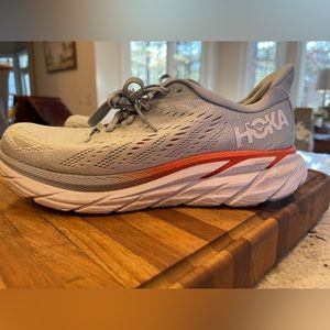 Hoka Clifton 8